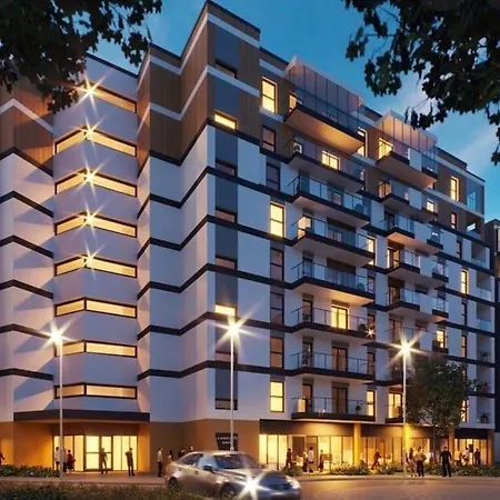 Rakowska - Miejsce W Garazu W Cenie - Parking Spot Included وارسو