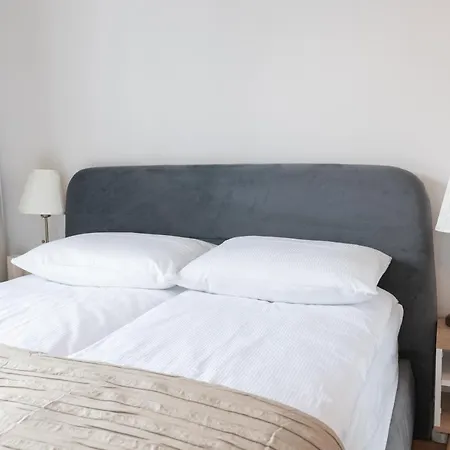 Rakowska - Miejsce W Garazu W Cenie - Parking Spot Included * Warszawa