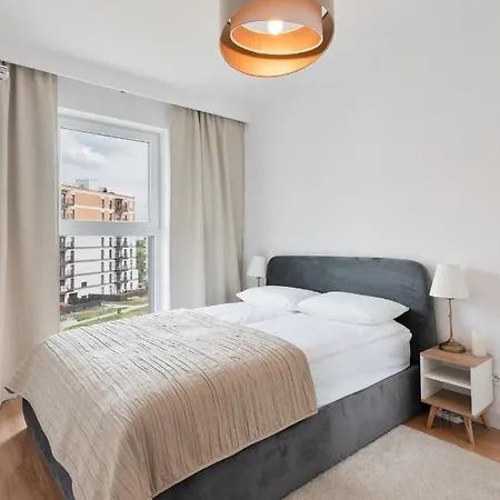 Rakowska - Miejsce W Garazu W Cenie - Parking Spot Included Daire